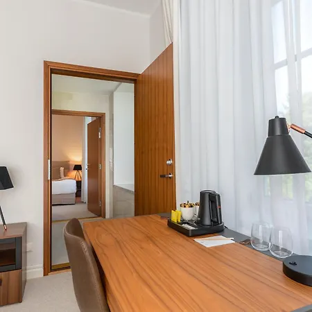 Hotel The Manor Sports & Torva