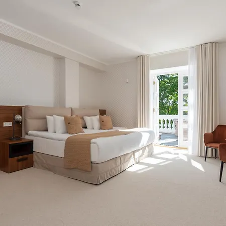 The Manor Sports & * Torva