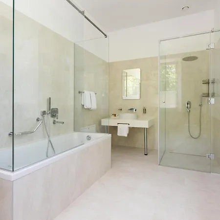 The Manor Sports & Hotel Torva