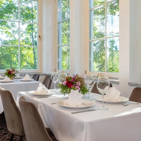 The Manor Sports & Hotel