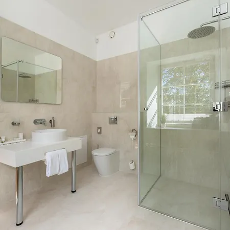 The Manor Sports & Hotel *