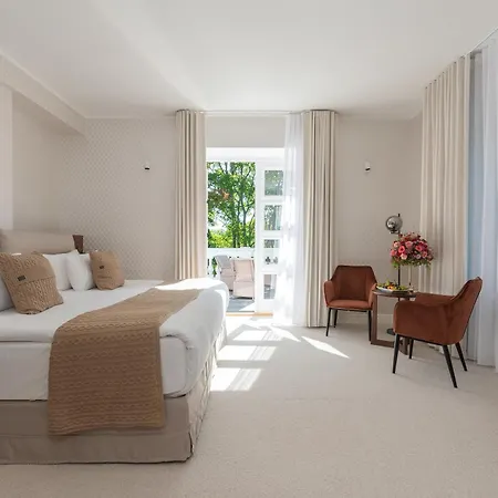 The Manor Sports & Hotel