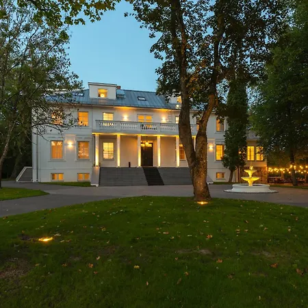 The Manor Sports & Hotel Torva