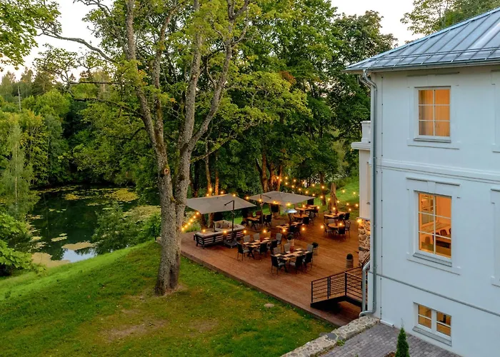 Hotel The Manor Sports & *