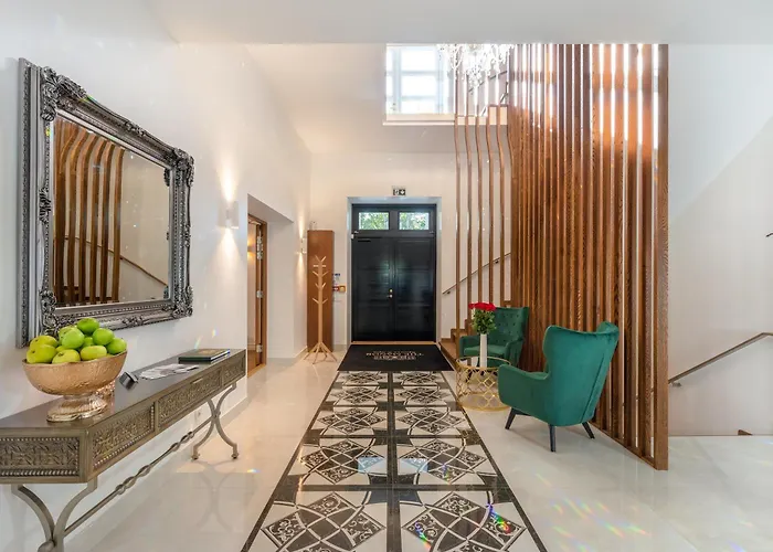 The Manor Sports & *