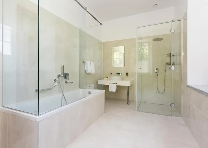 The Manor Sports & Hotel Torva