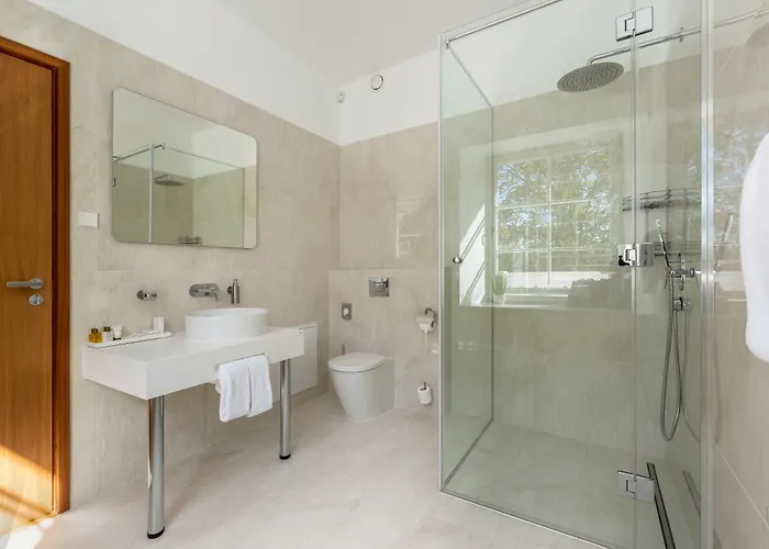 The Manor Sports & Hotel *