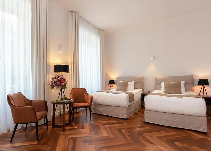 Hotel The Manor Sports & Torva