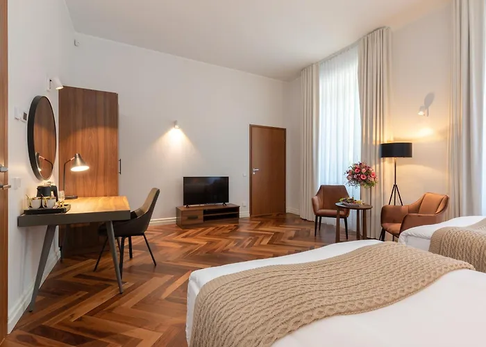 The Manor Sports & *